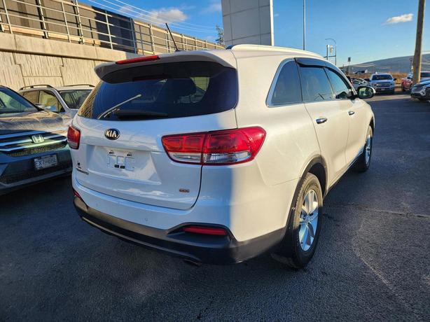 2016 Kia Sorento LX - HEATED FRONT SEATS, AWD image 5