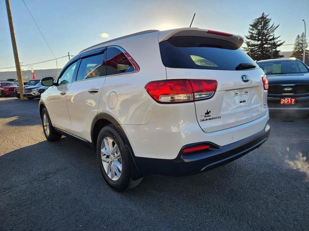 2016 Kia Sorento LX - HEATED FRONT SEATS, AWD image 8