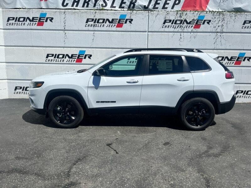 2023 Jeep Cherokee Altitude  - Leather Seats -  Heated Seats display photo