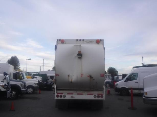 2003 Freightliner FL80 Garbage Truck Air Brakes Diesel image 4