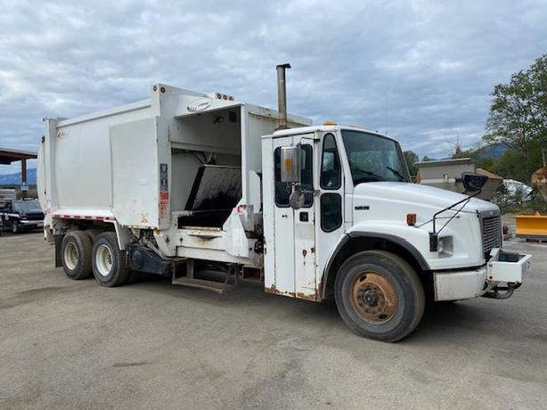 2003 Freightliner FL80 Garbage Truck Air Brakes Diesel image 8