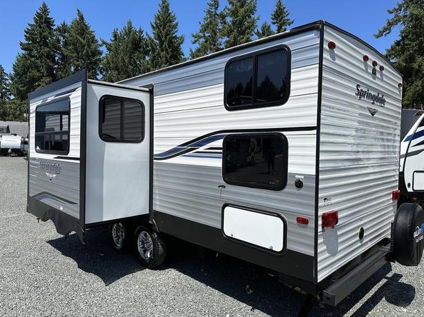 2019 Keystone RV Springdale 275BHWE image 4