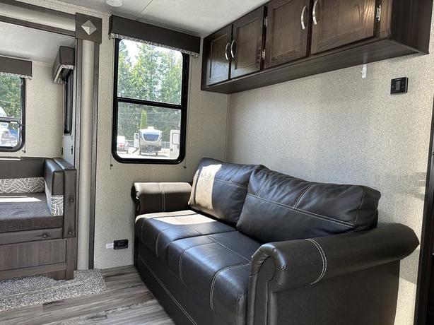 2019 Keystone RV Springdale 275BHWE image 7