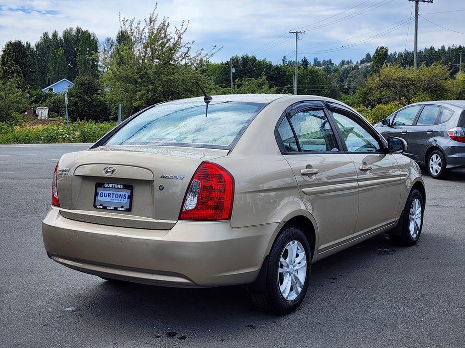 2010 Hyundai Accent display photo