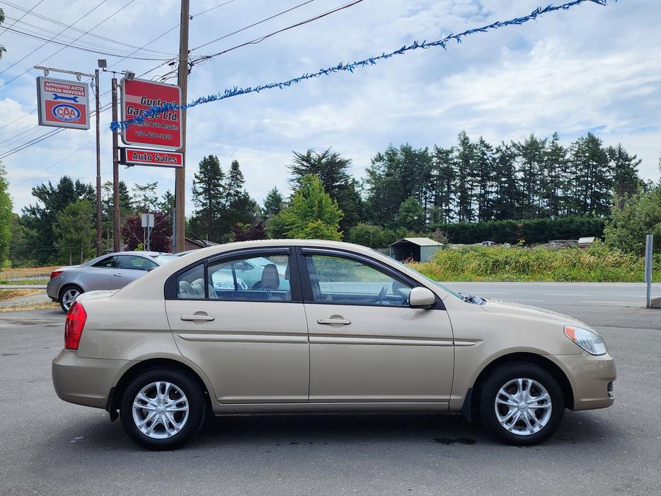 2010 Hyundai Accent display photo