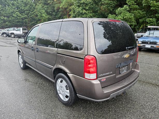 2009 Chevrolet  Uplander LS image 5