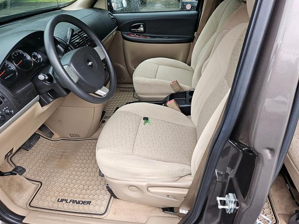2009 Chevrolet  Uplander LS image 8