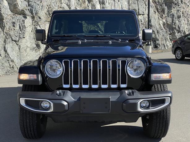 2021 Jeep Wrangler Unlimited Sahara 4WD-Convertible HardTop,Uconnect image 3