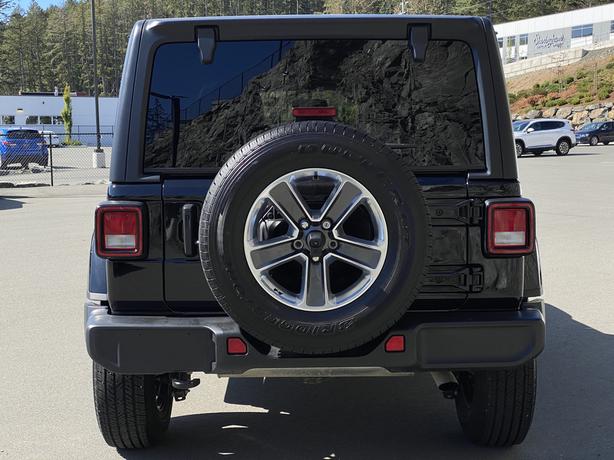 2021 Jeep Wrangler Unlimited Sahara 4WD-Convertible HardTop,Uconnect image 5