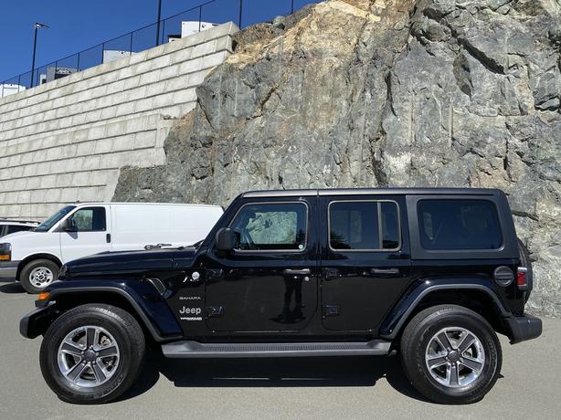 2021 Jeep Wrangler Unlimited Sahara 4WD-Convertible HardTop,Uconnect image 6