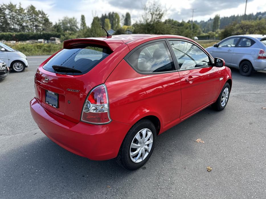 2010 Hyundai Accent display photo