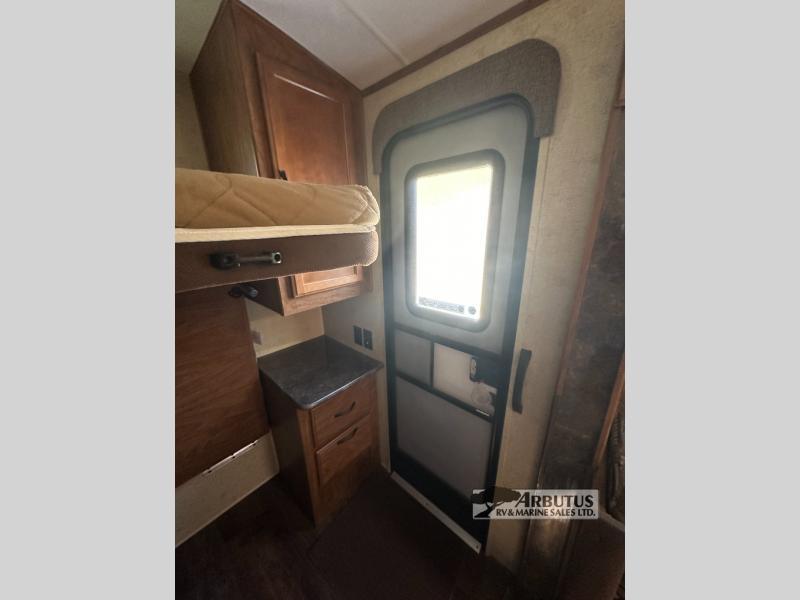 Used 2015 Outdoors RV Timber Ridge 270DBHS display photo
