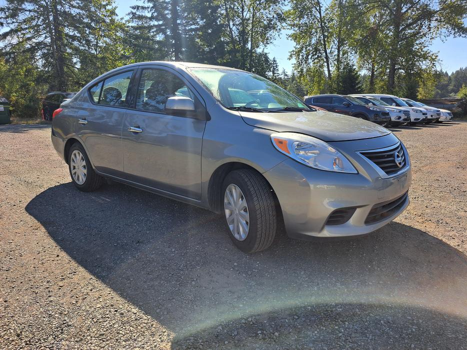 2014 Nissan Versa display photo