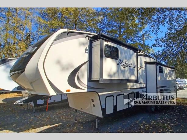 Used 2018 Grand Design Reflection 303RLS image 2