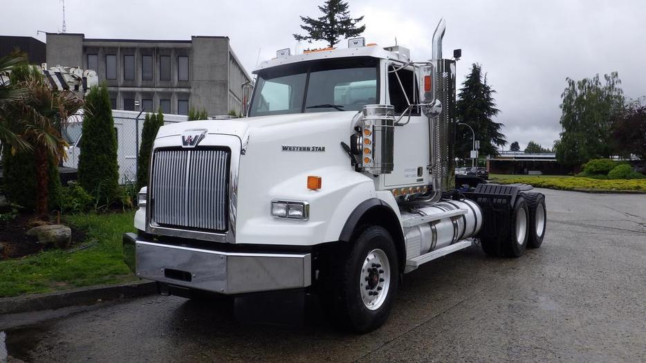 2019 Western Star Trucks 4900 Day Cab Highway Tractor Tandem with Air Brakes Die display photo