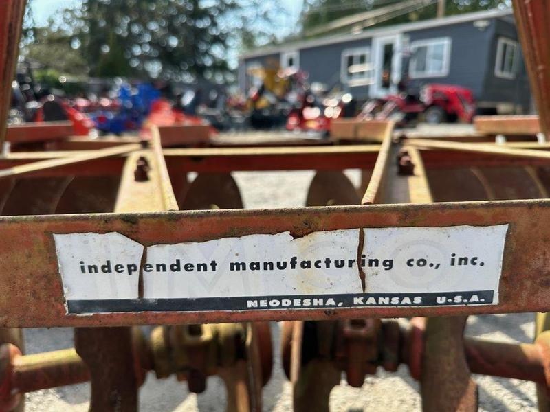 2010 Independent Mfg 5' display photo
