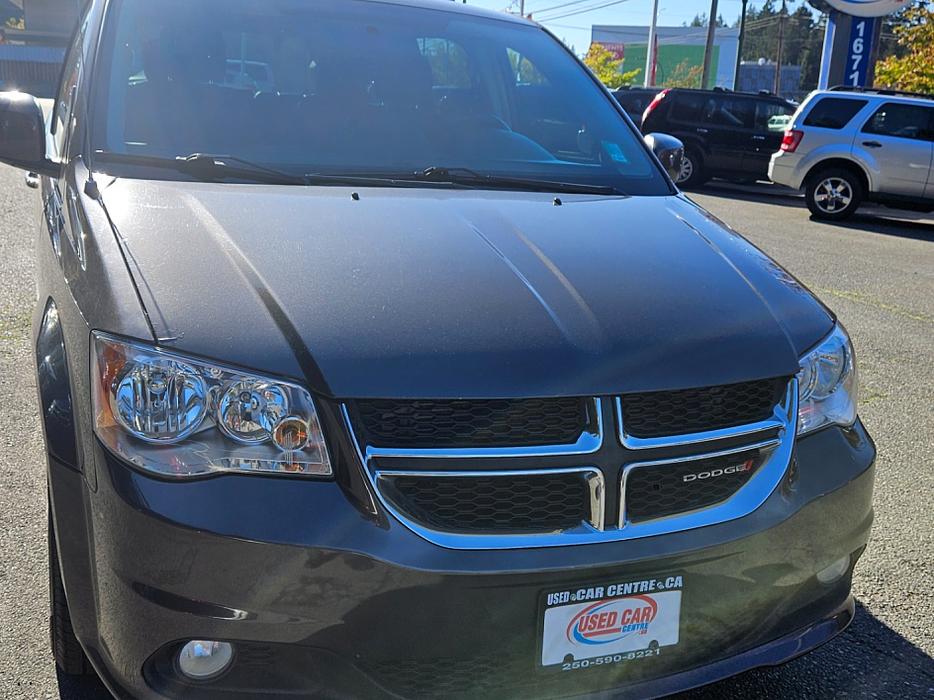2017 Dodge  Grand Caravan Crew Plus display photo