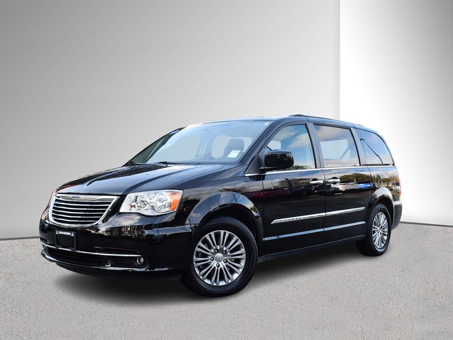 2016 Chrysler Town & Country Touring-L - Leather, Backup Cam, Navi, Power Doors display photo