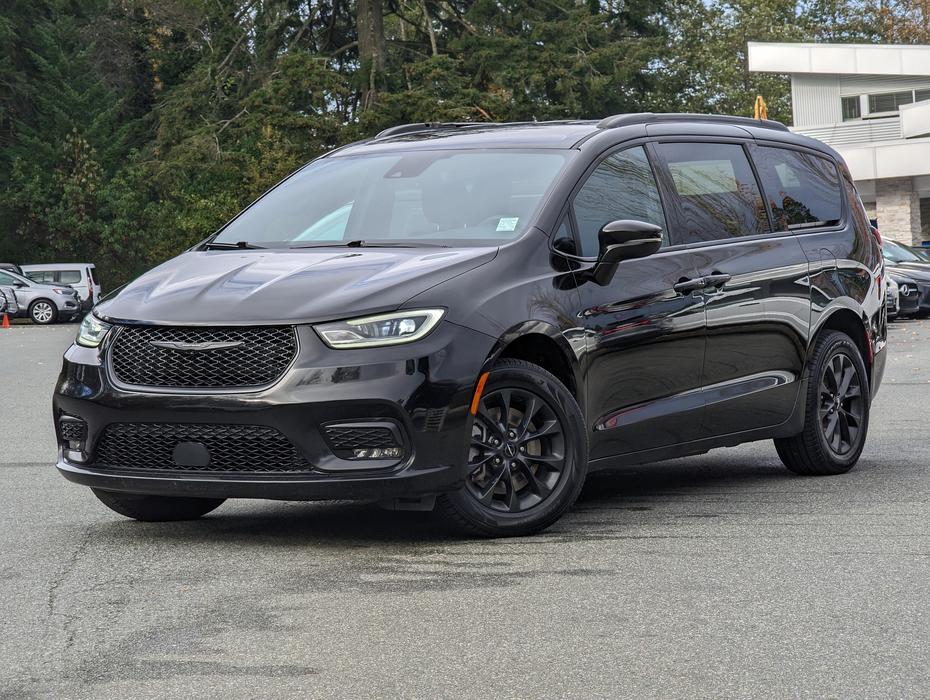 2022 Chrysler Pacifica Touring - No Accidents, Remote Power Doors, AWD display photo