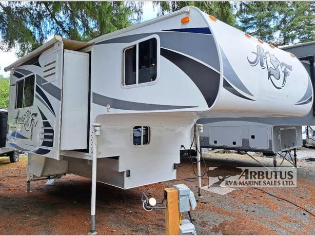Used 2016 Northwood Arctic Fox Camper 811 Wet Bath image 1