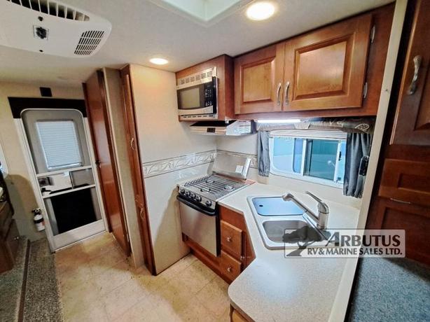 Used 2016 Northwood Arctic Fox Camper 811 Wet Bath image 8