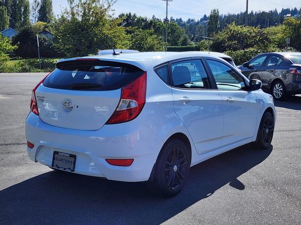 2016 Hyundai Accent image 6