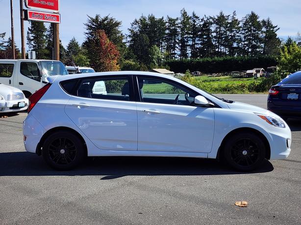 2016 Hyundai Accent image 7