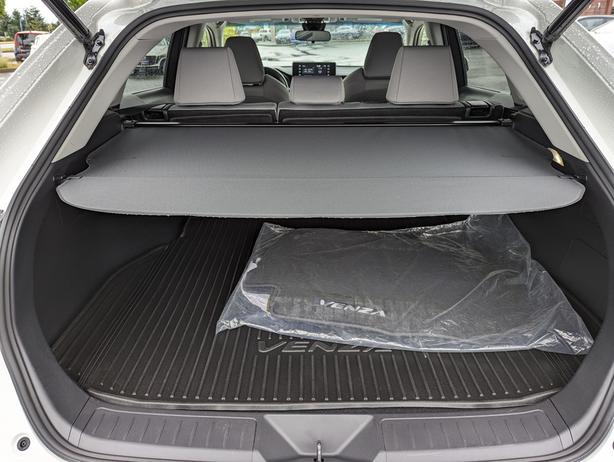 2021 Toyota Venza LE - No Accidents, Hybrid, AWD image 8