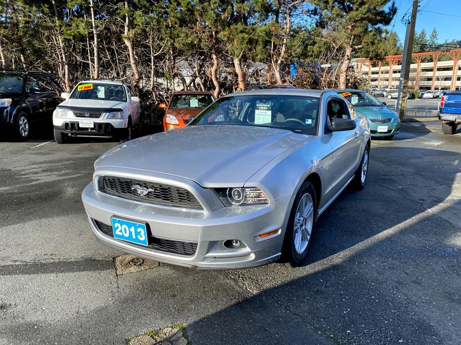 2013 Ford  Mustang Premium Automatic 6cyl display photo