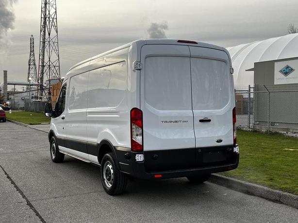 2017 Ford Transit 250 Van Medium Roof Cargo Van image 8