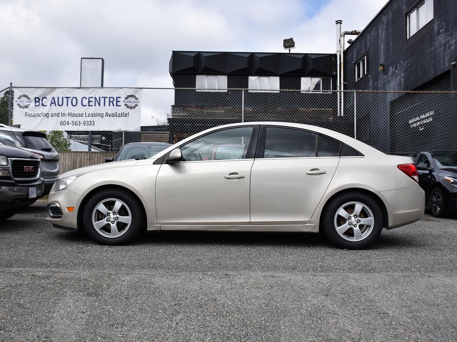 2016 Chevrolet Cruze LT - Heated Leather Seats, Sunroof, Backup Camera display photo