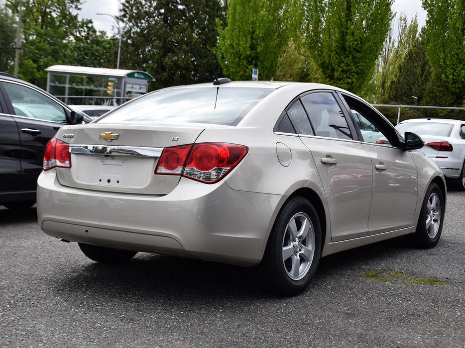 2016 Chevrolet Cruze LT - Heated Leather Seats, Sunroof, Backup Camera display photo