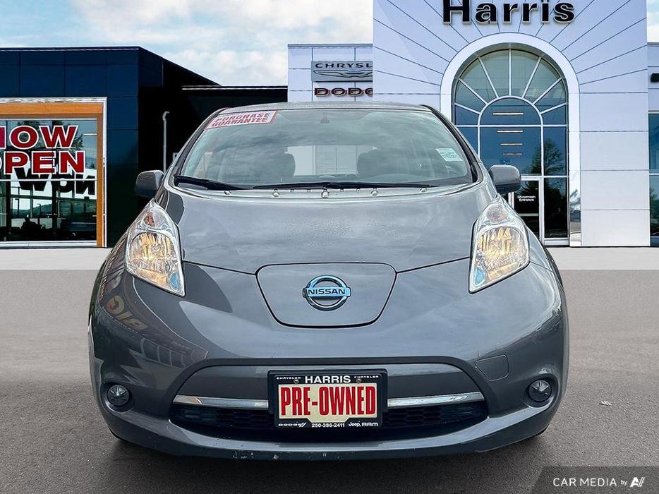 2016 Nissan LEAF SV display photo