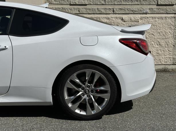 2015 Hyundai Genesis Coupe image 5
