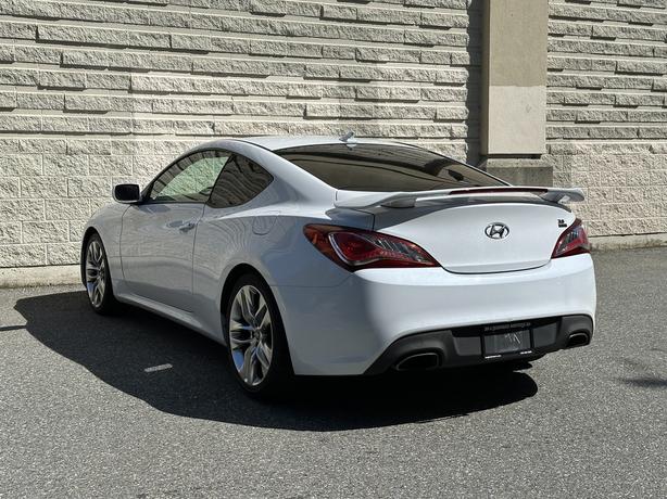2015 Hyundai Genesis Coupe image 6
