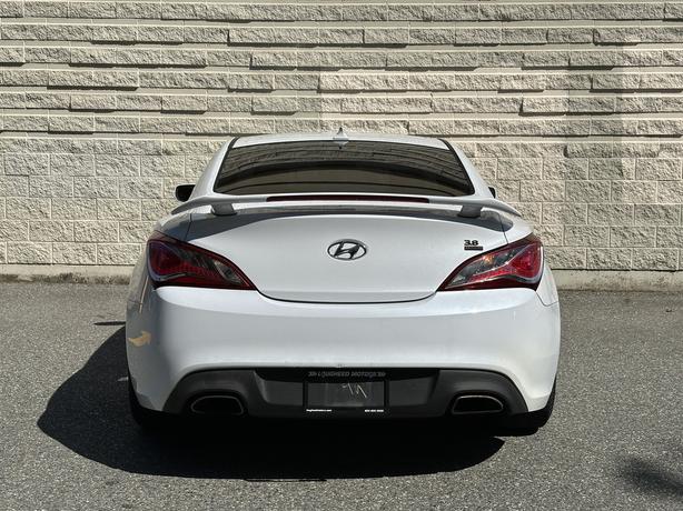 2015 Hyundai Genesis Coupe image 7