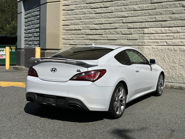 2015 Hyundai Genesis Coupe image 8