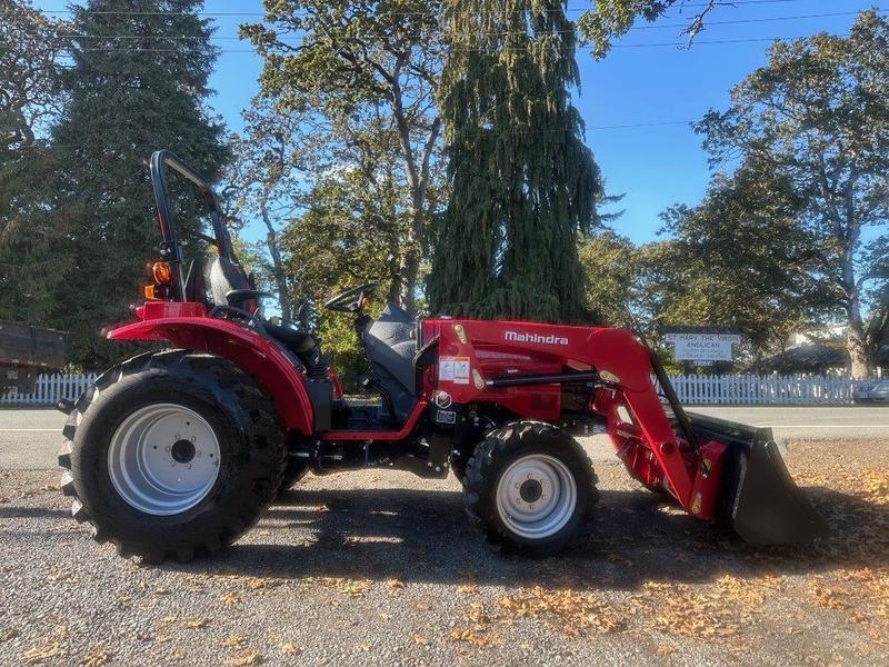 2024 Mahindra 1600 Series 1626 HST display photo