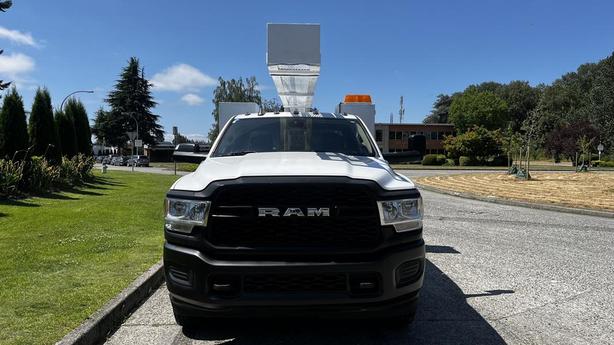 2019 RAM 3500 Crew Cab 4WD Service Truck Dually image 3