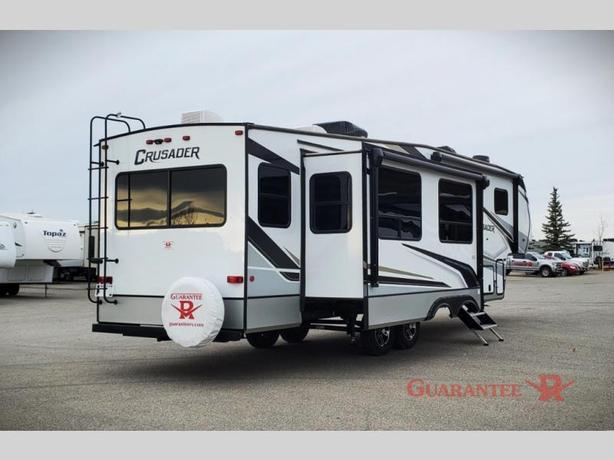 Used 2022 Prime Time RV Crusader 305RLP image 3