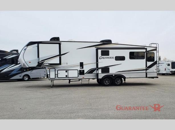Used 2022 Prime Time RV Crusader 305RLP image 7