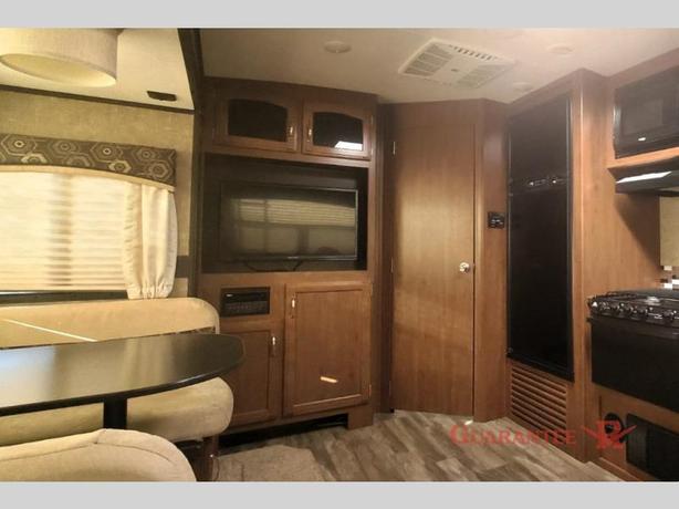 Used 2017 Jayco White Hawk 27DSRL image 8