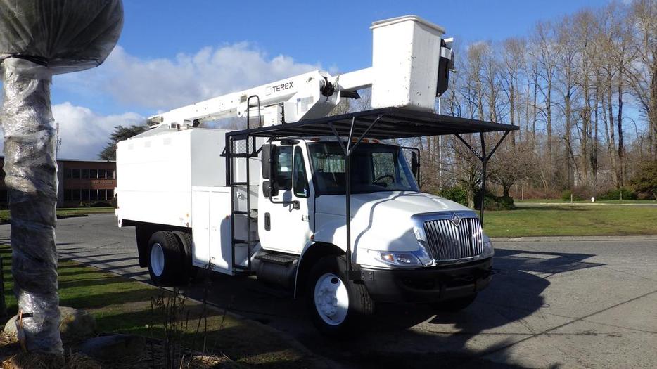 2008 International 4300 Boom Chipper Truck Diesel display photo