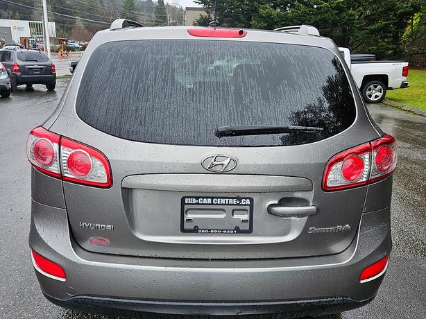 2011 Hyundai  Santa Fe GLS image 4