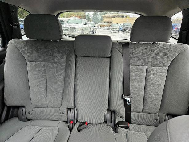 2011 Hyundai  Santa Fe GLS image 8