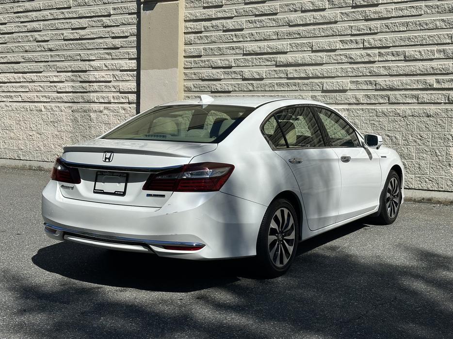 2017 Honda Accord Hybrid display photo