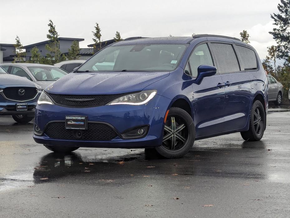 2019 Chrysler Pacifica Limited - DVD Player, Sunroof, Heated Seats, NAV display photo