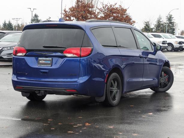 2019 Chrysler Pacifica Limited - DVD Player, Sunroof, Heated Seats, NAV image 6