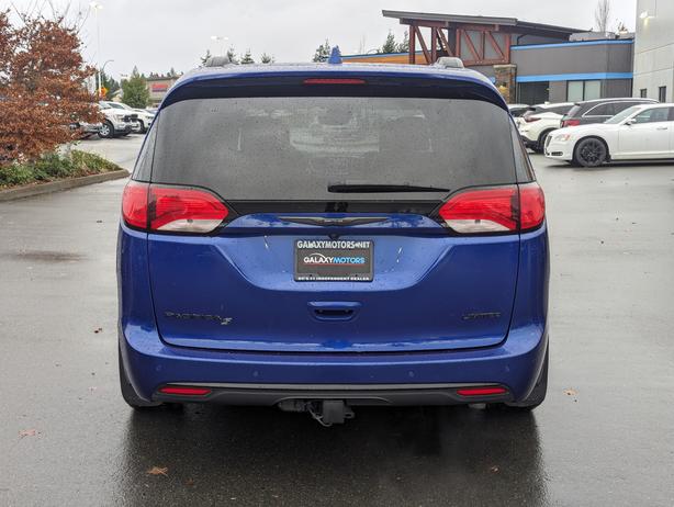 2019 Chrysler Pacifica Limited - DVD Player, Sunroof, Heated Seats, NAV image 7