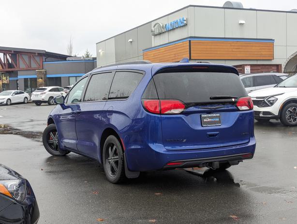 2019 Chrysler Pacifica Limited - DVD Player, Sunroof, Heated Seats, NAV image 8